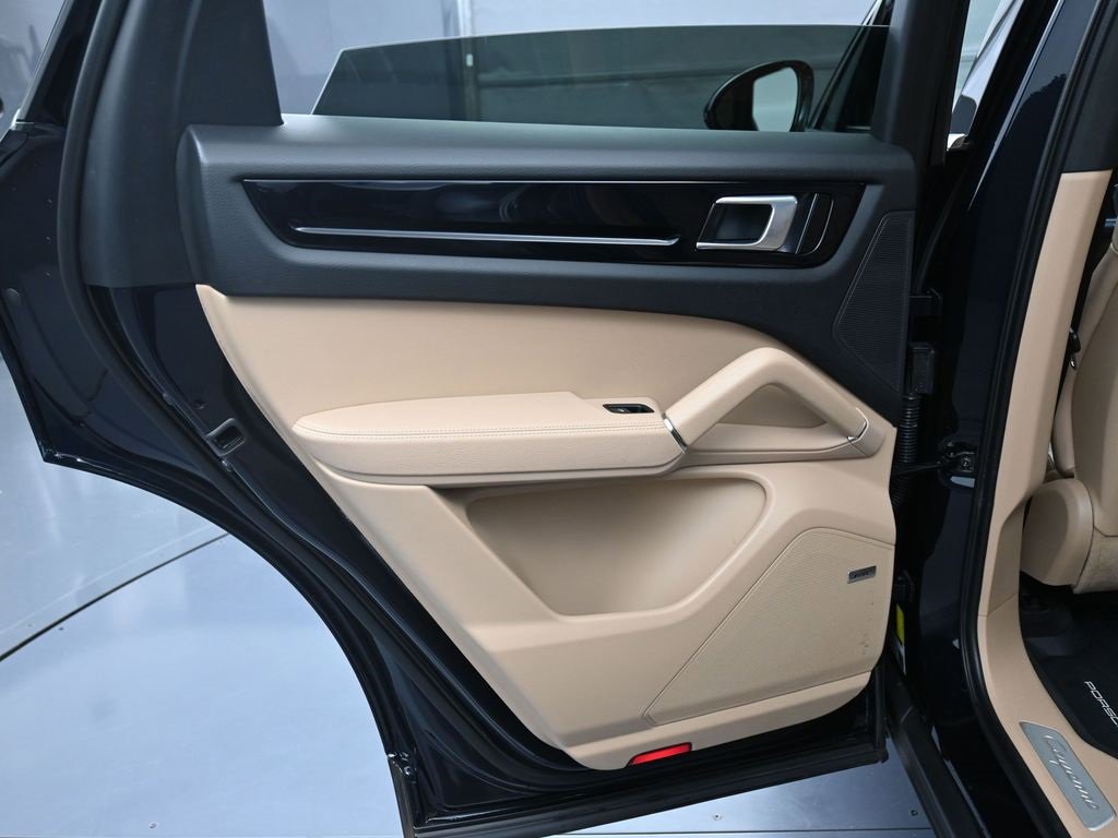 Certified 2021 Porsche Cayenne S image 23