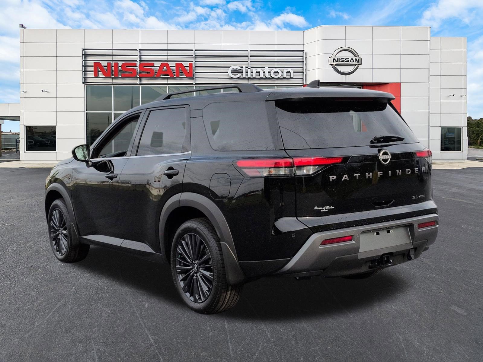 New 2026 Nissan Pathfinder SL w/ SL Premium Package AWD/4WD image 5