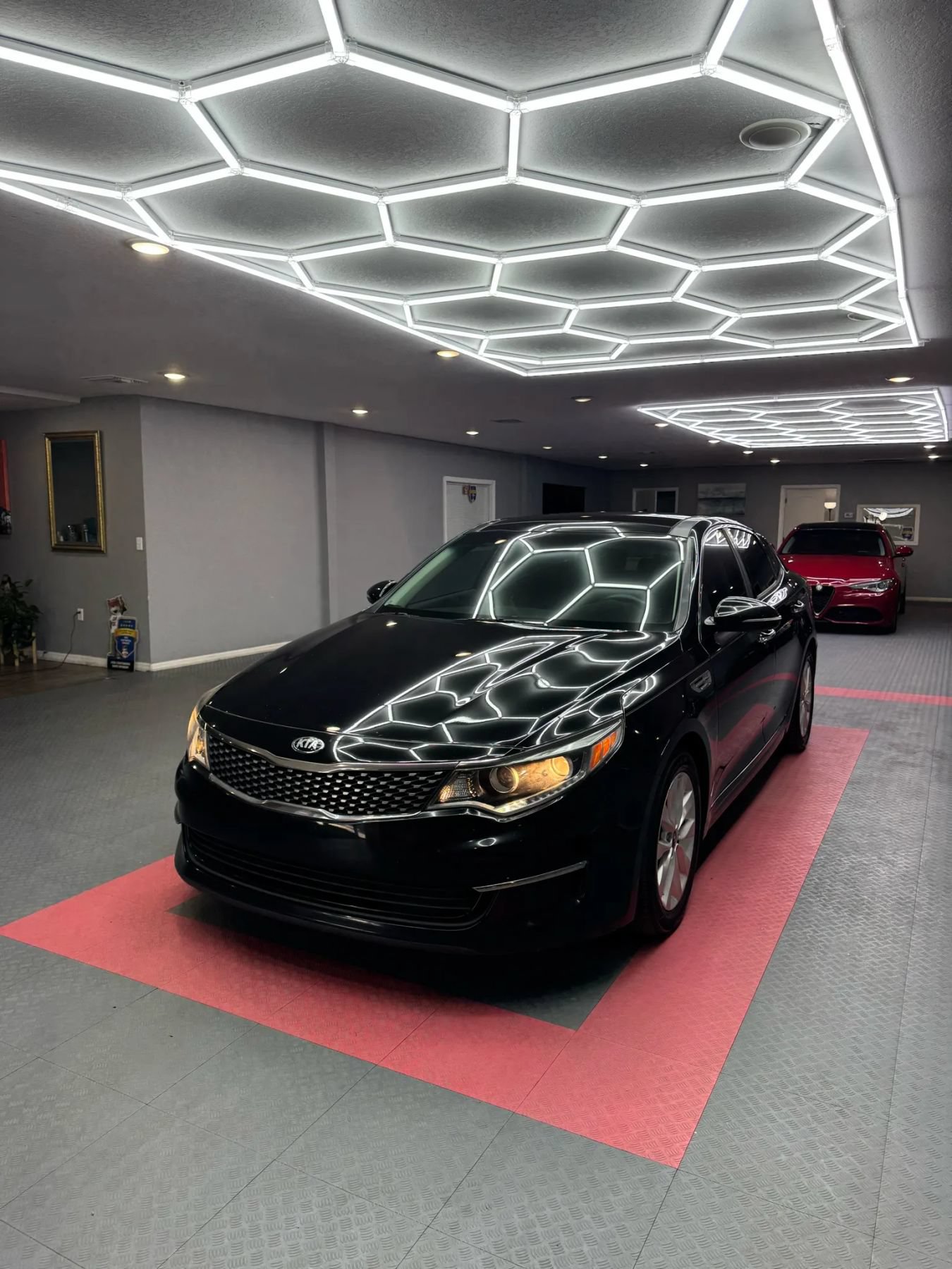 Used 2016 Kia Optima EX w/ Premium Package FWD image 2