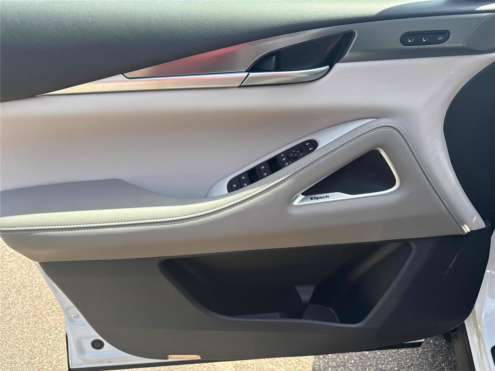 New 2027 INFINITI QX60 Luxe FWD image 10