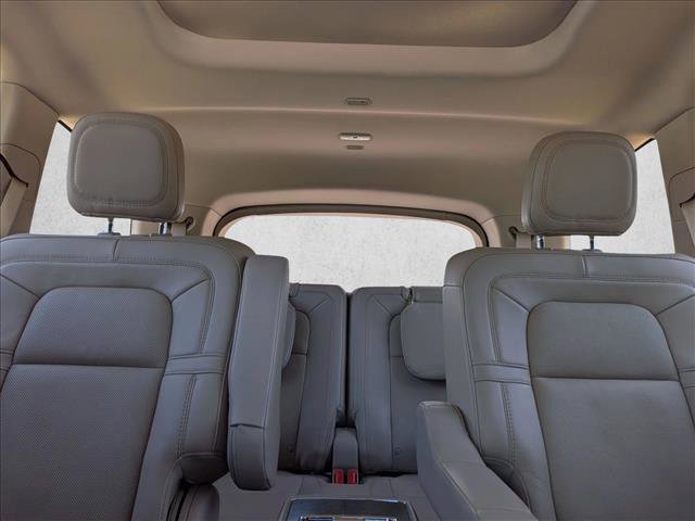 Used 2022 Lincoln Aviator Reserve w/ Equipment Group 201A RWD image 17