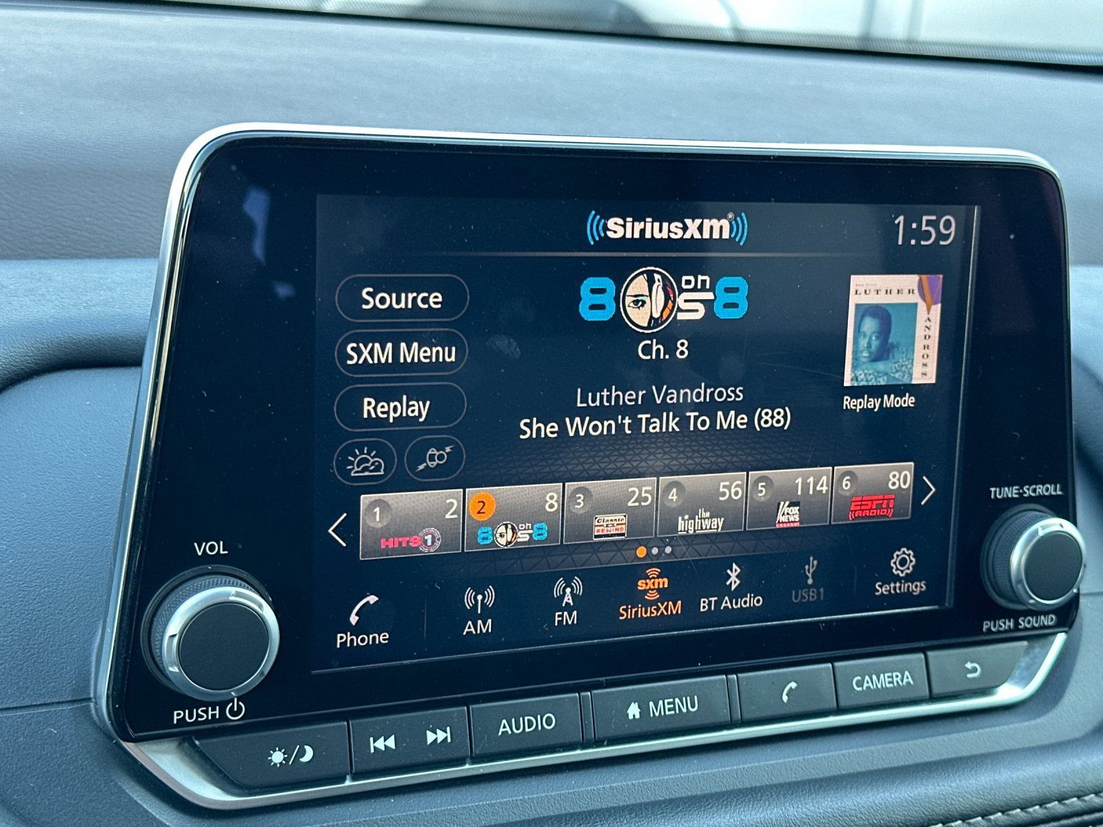 Used 2023 Nissan Rogue SV image 18