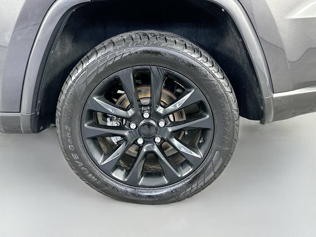 Used 2021 Jeep Grand Cherokee Laredo X AWD/4WD image 34
