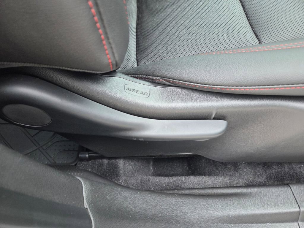 Certified 2025 Chevrolet Trax RS w/ Driver Confidence Package image 17