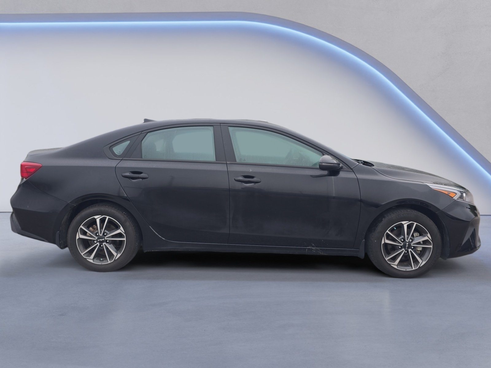 Used 2024 Kia Forte LXS w/ LXS Technology Package FWD image 7