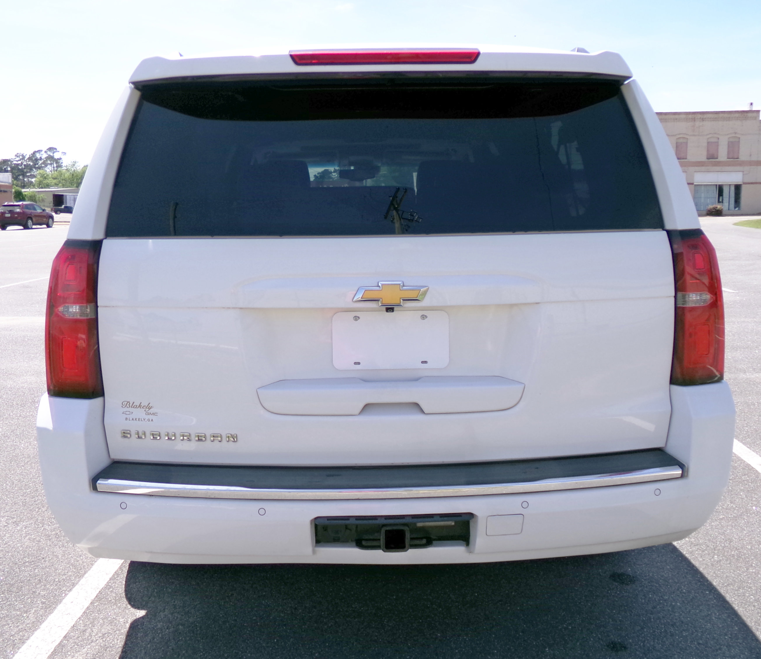 Used 2015 Chevrolet Suburban LTZ RWD image 4
