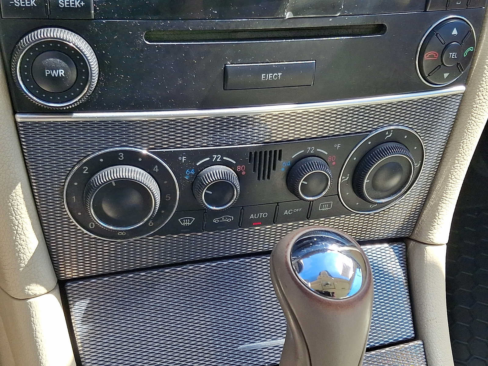 Used 2005 Mercedes-Benz CLK 320 Cabriolet image 16