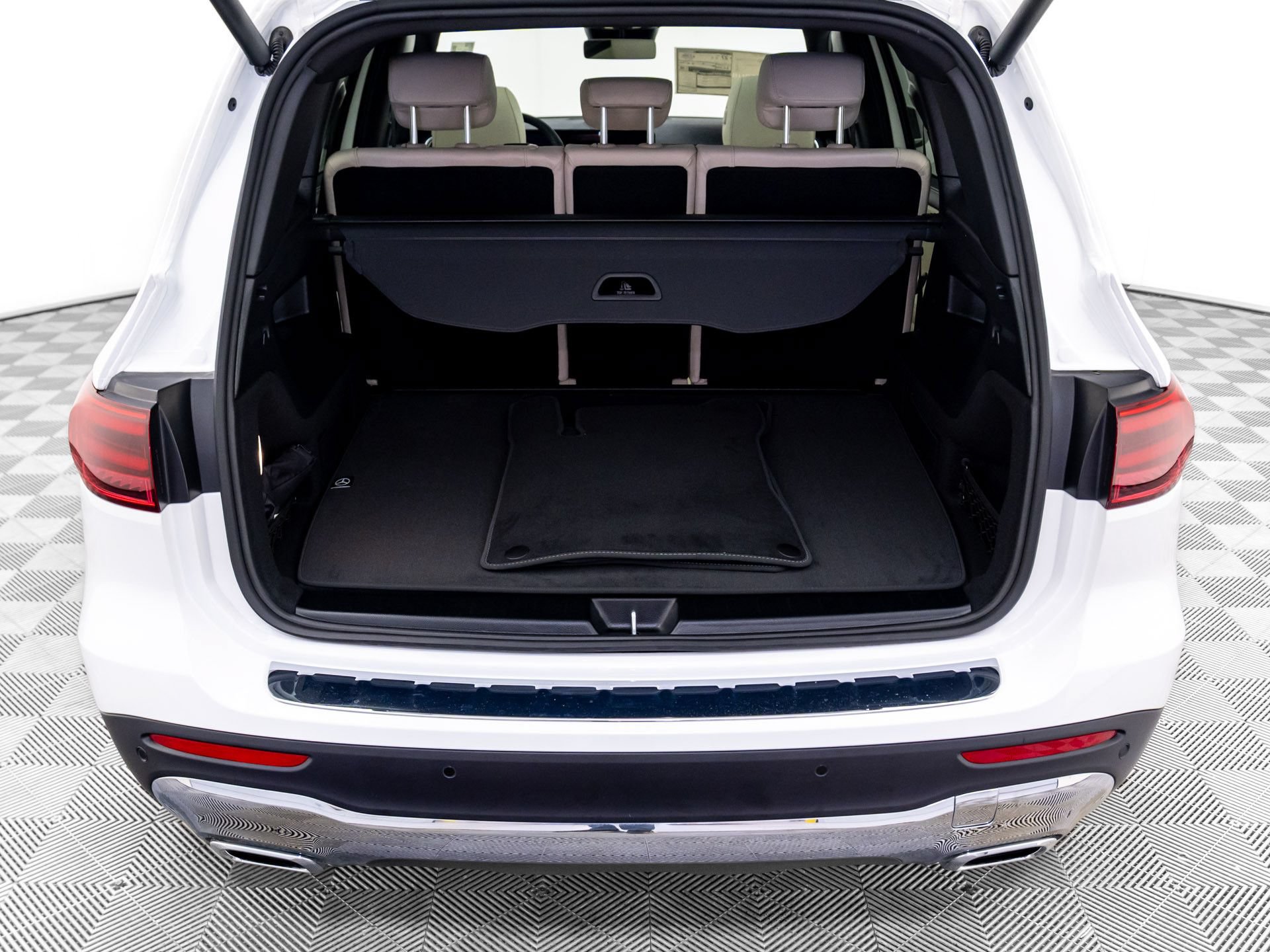 New 2026 Mercedes-Benz GLB 250 4MATIC image 30