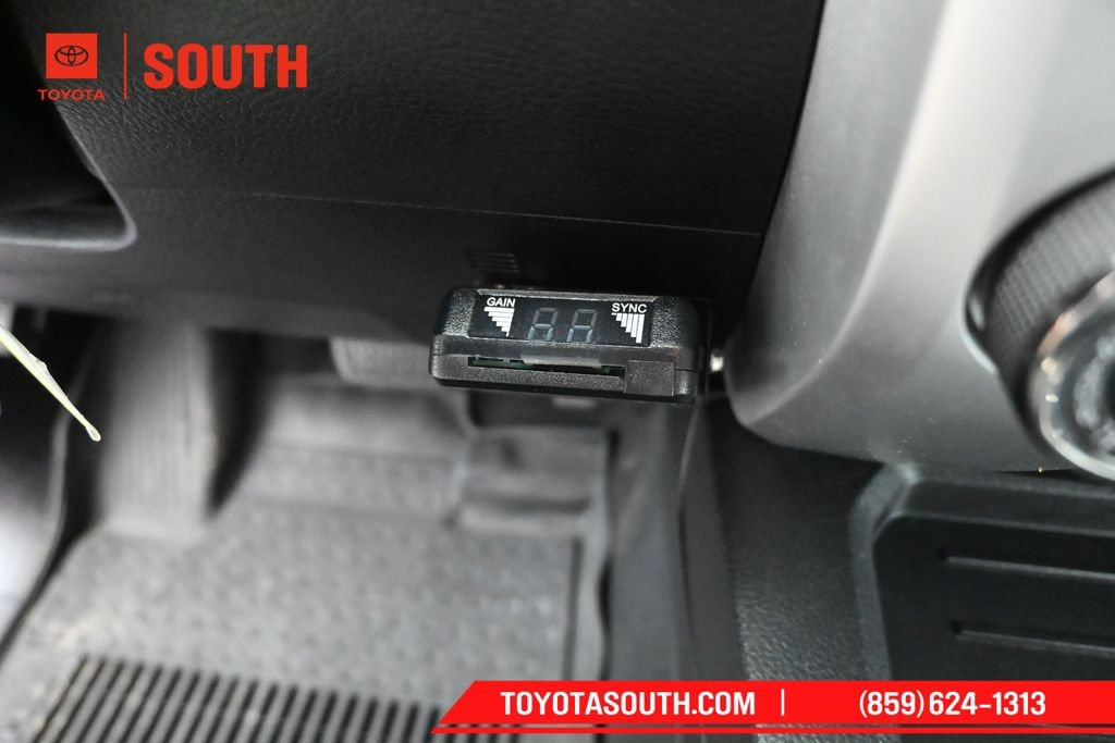 Used 2014 Toyota Tundra SR5 w/ SR5 Upgrade Package AWD/4WD image 20
