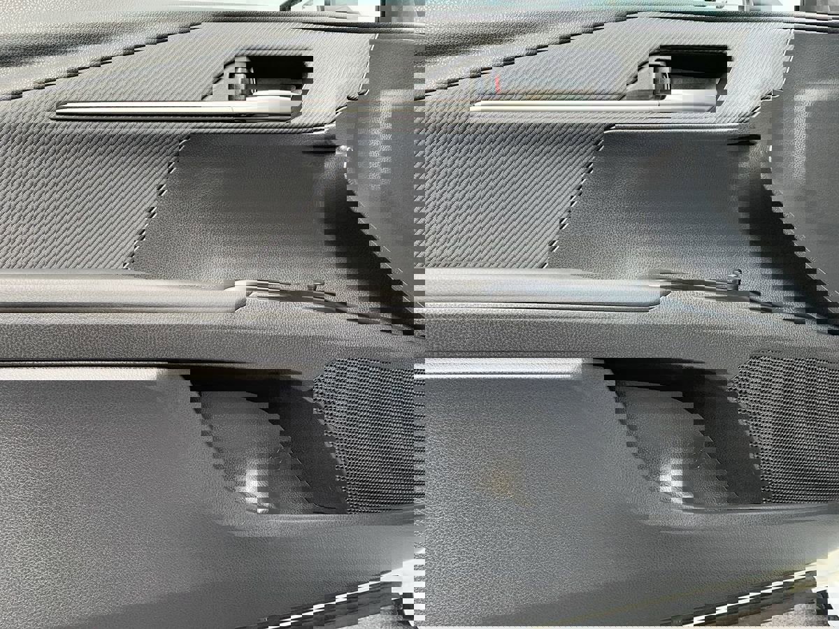 Used 2025 Toyota Camry SE image 14