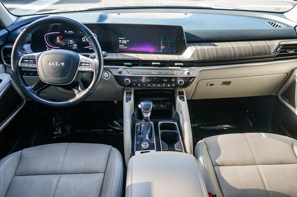 Used 2023 Kia Telluride EX w/ EX Captain's Chair Package FWD image 13