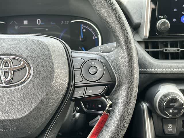Used 2023 Toyota RAV4 LE AWD/4WD image 9