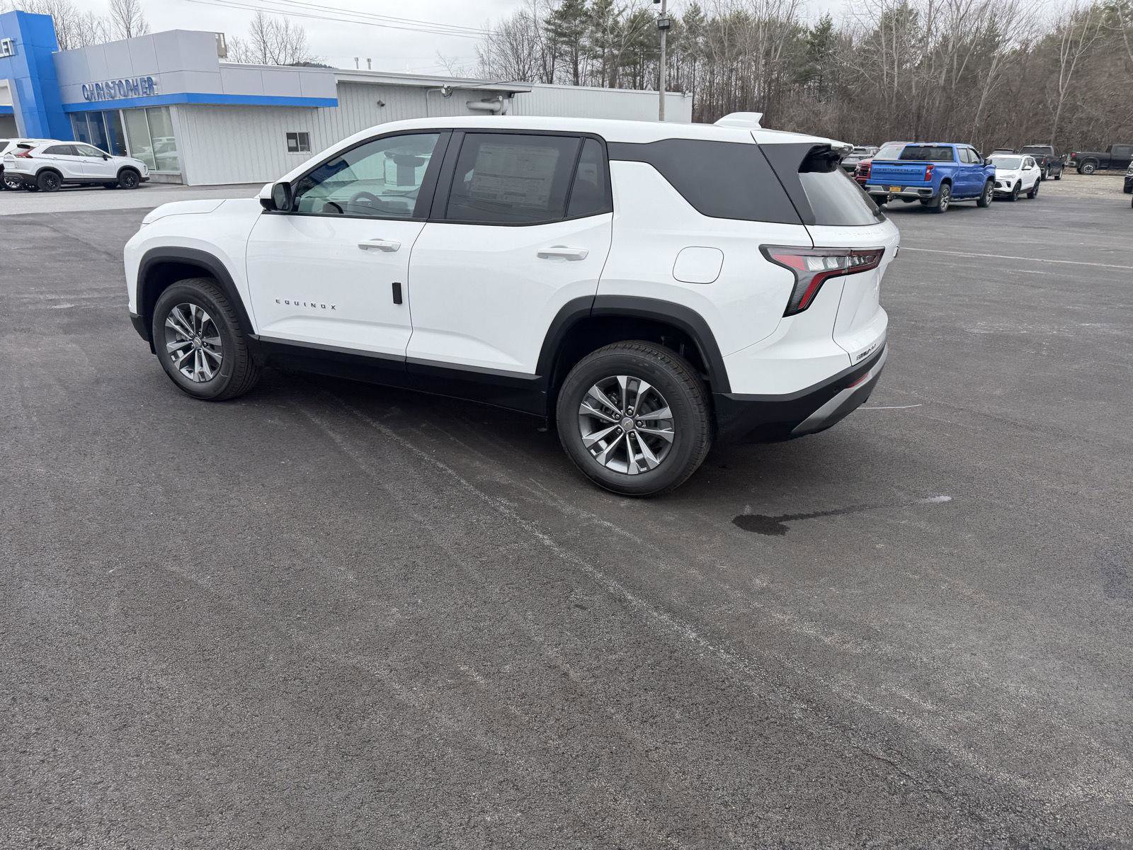 New 2026 Chevrolet Equinox LT image 4