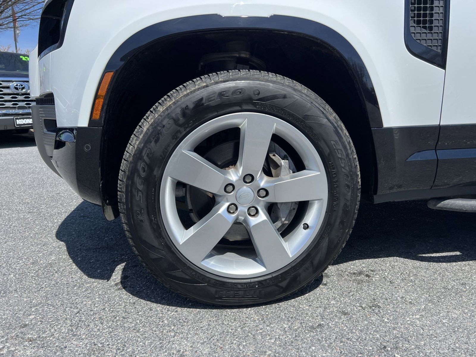 Used 2024 Land Rover Defender 110 X-Dynamic SE image 20