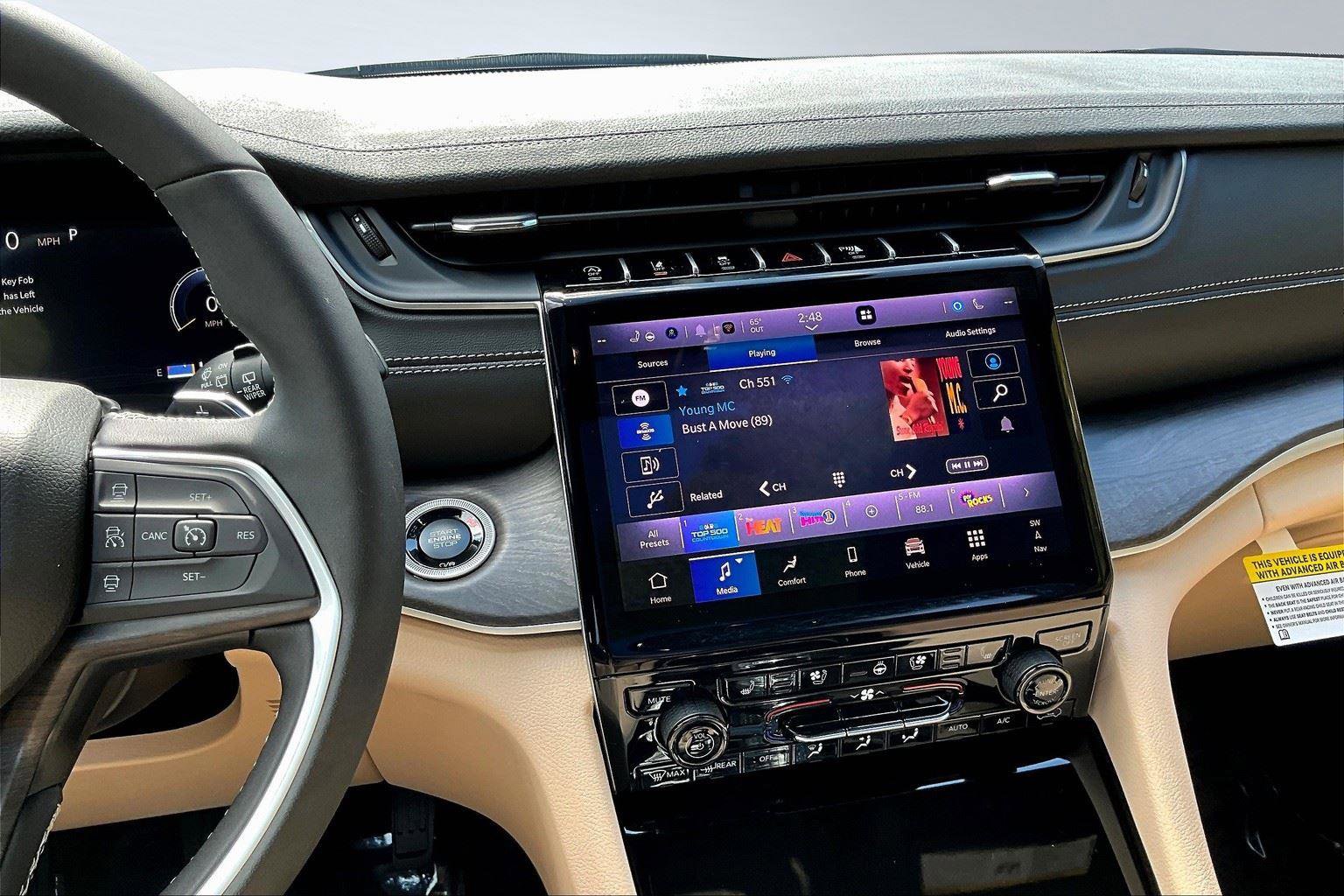 New 2025 Jeep Grand Cherokee Limited w/ Luxury Tech Group II image 8