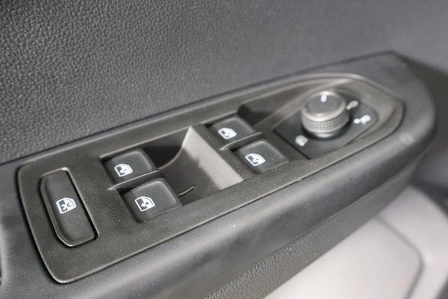 Used 2023 Volkswagen Taos SE image 22