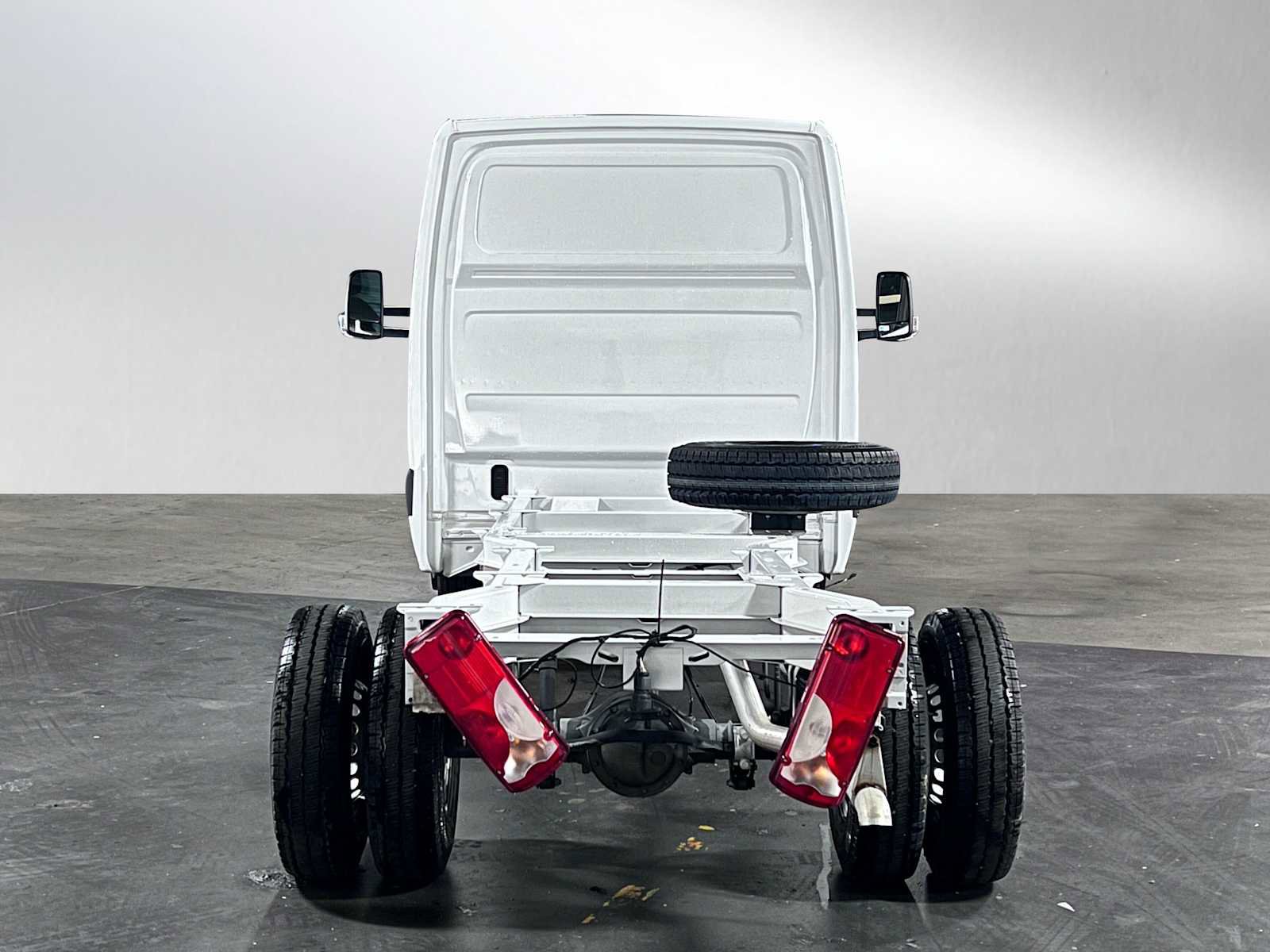 Used 2023 Mercedes-Benz Sprinter 3500 image 4