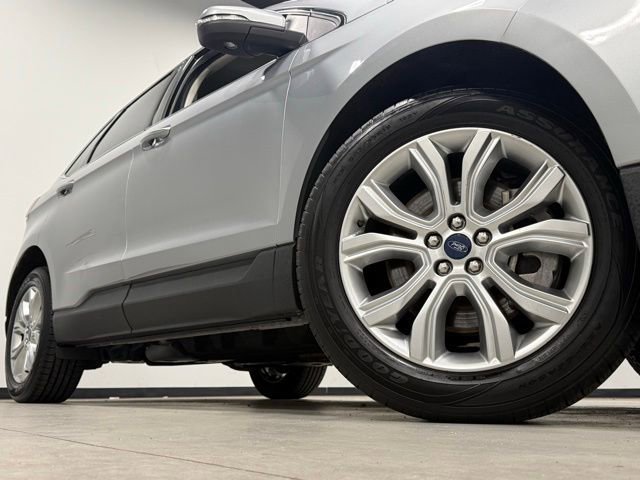Certified 2022 Ford Edge Titanium AWD/4WD image 3