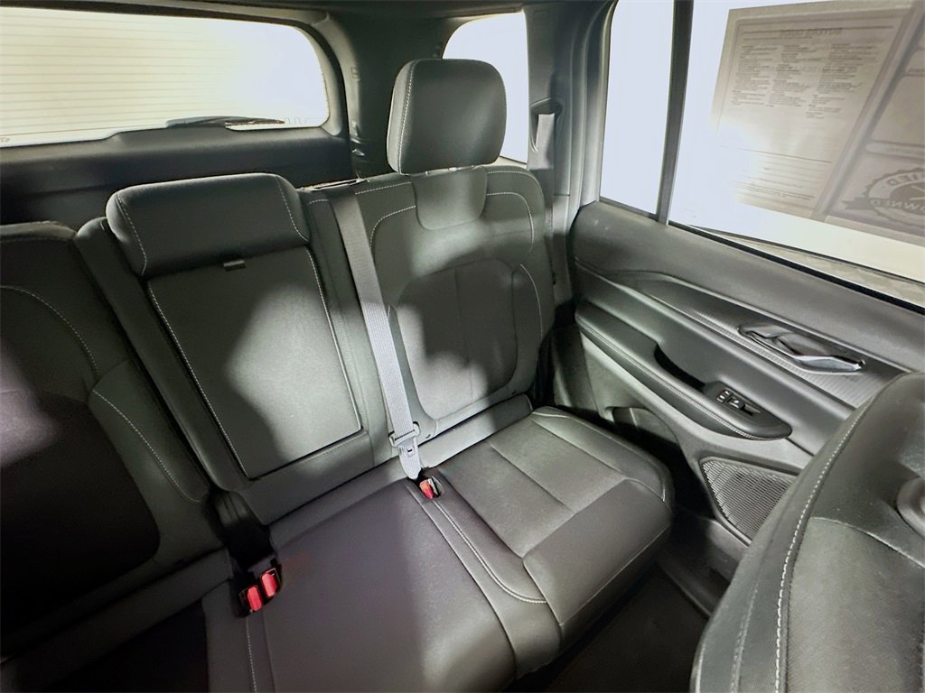 Used 2024 Jeep Grand Cherokee Laredo w/ Luxury Tech Group I image 14