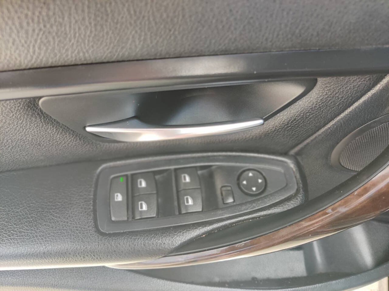 Used 2014 BMW 320i Sedan RWD image 21