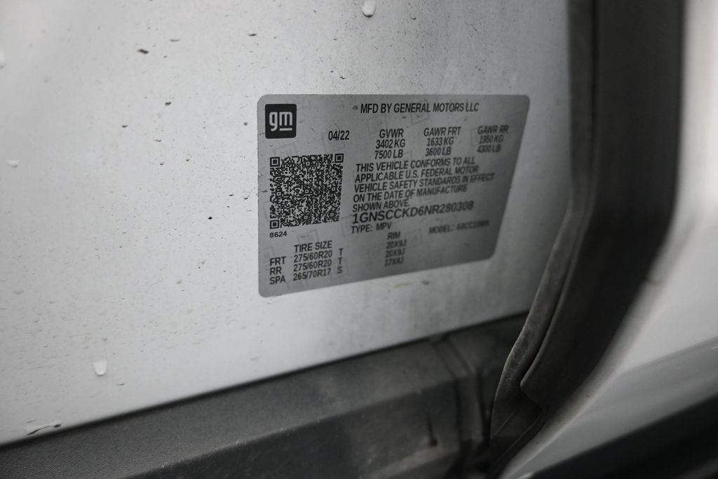 Used 2022 Chevrolet Suburban LT w/ Luxury Package RWD image 18
