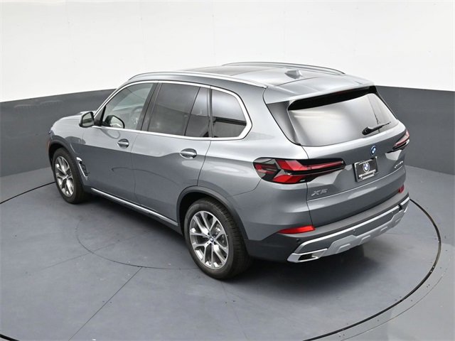 New 2026 BMW X5 xDrive50e w/ Climate Comfort Package image 21