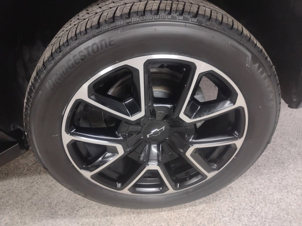 Used 2024 Chevrolet Tahoe RST image 8