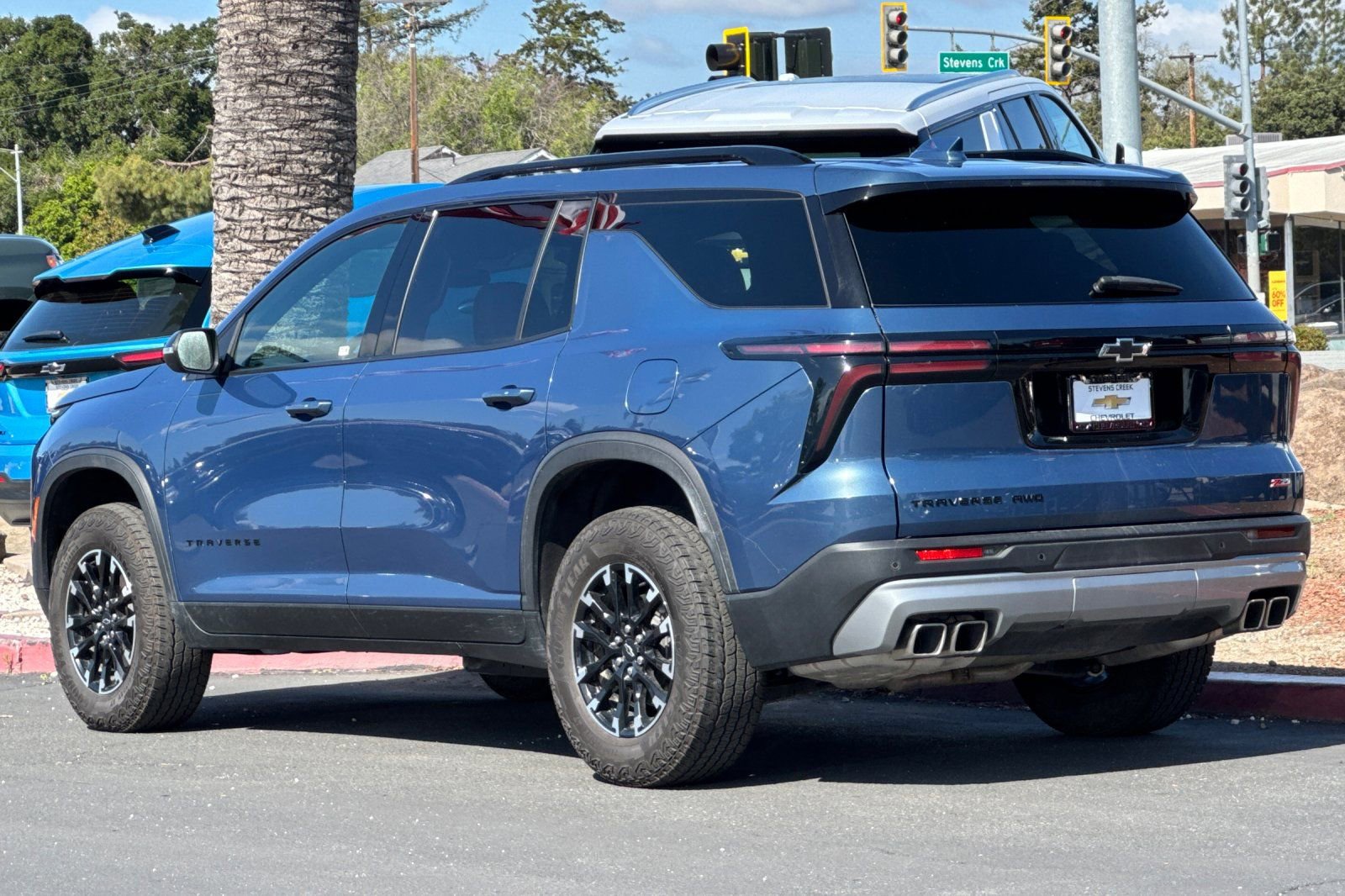 Used 2025 Chevrolet Traverse Z71 AWD/4WD image 7