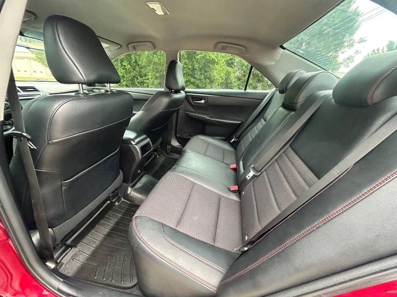 Used 2017 Toyota Camry SE FWD image 13