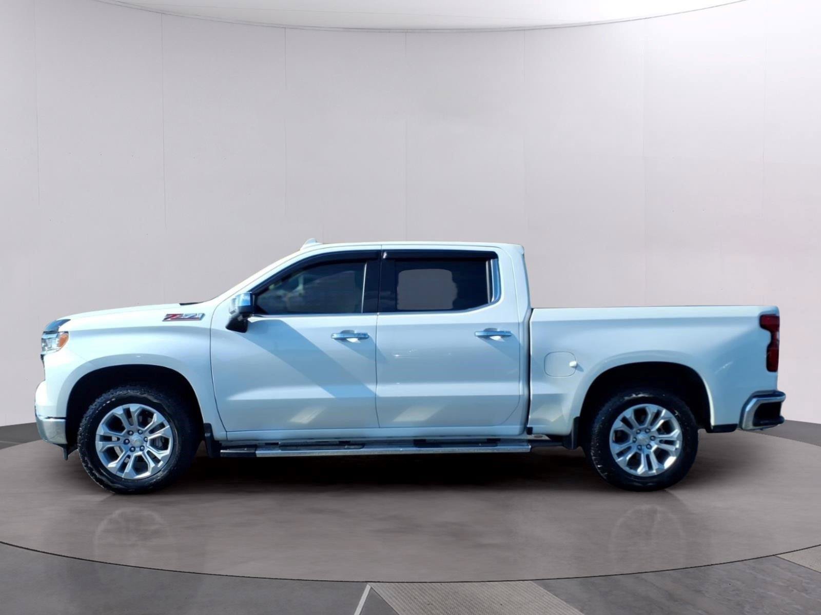 Certified 2024 Chevrolet Silverado 1500 LTZ w/ LTZ Convenience Package II AWD/4WD image 3