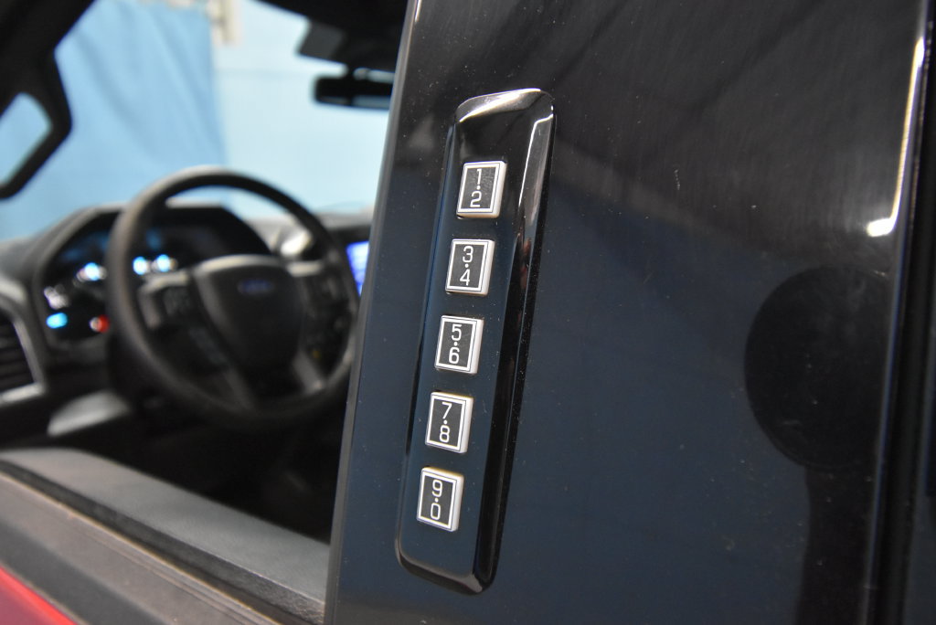 Used 2020 Ford F150 XLT w/ Equipment Group 302A Luxury AWD/4WD image 4