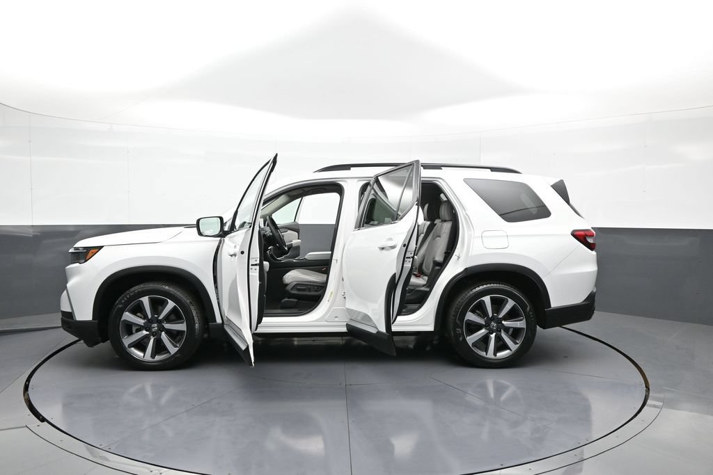 Certified 2024 Honda Pilot Touring image 47