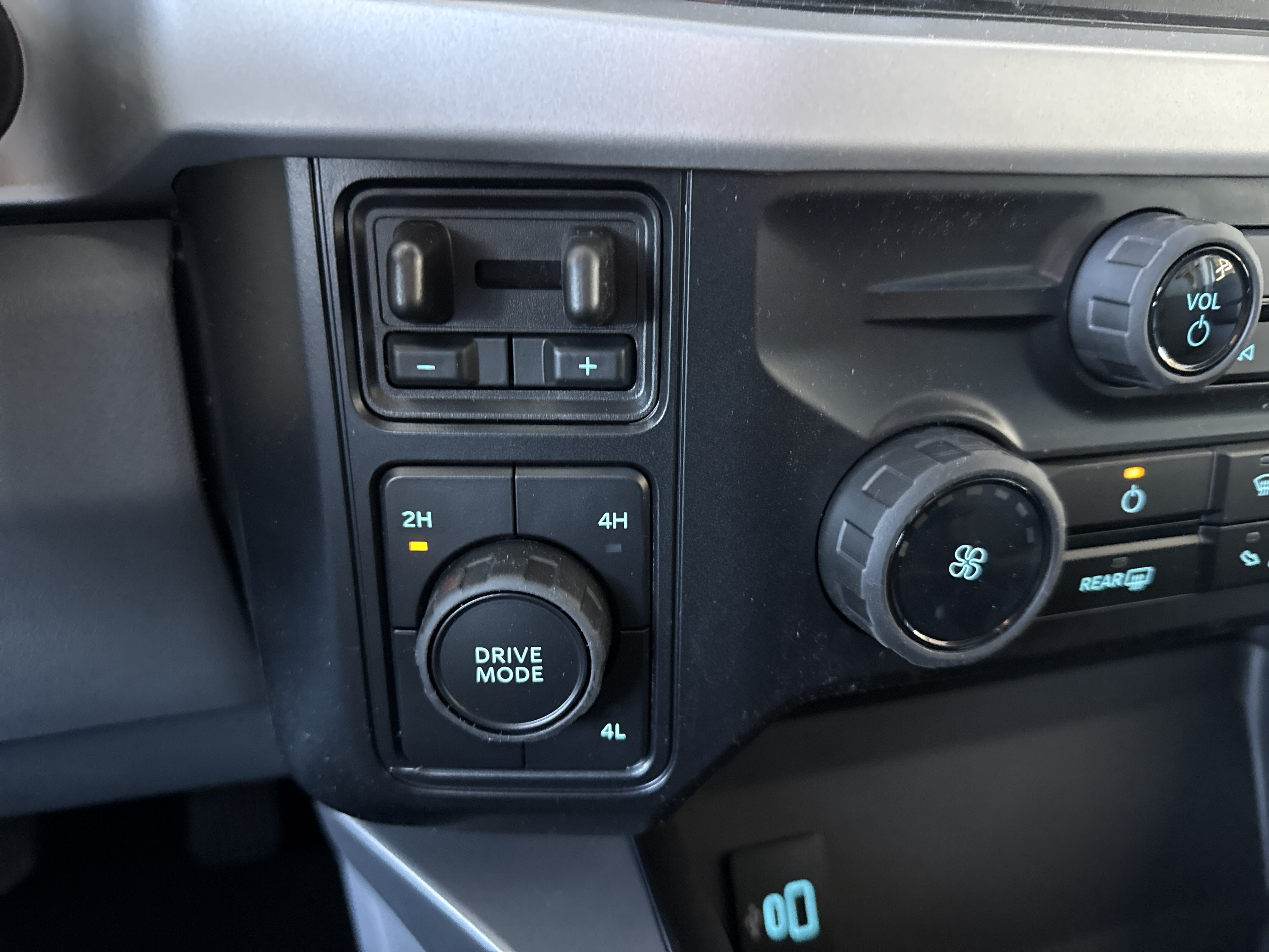 New 2026 Ford F350 XLT AWD/4WD image 22