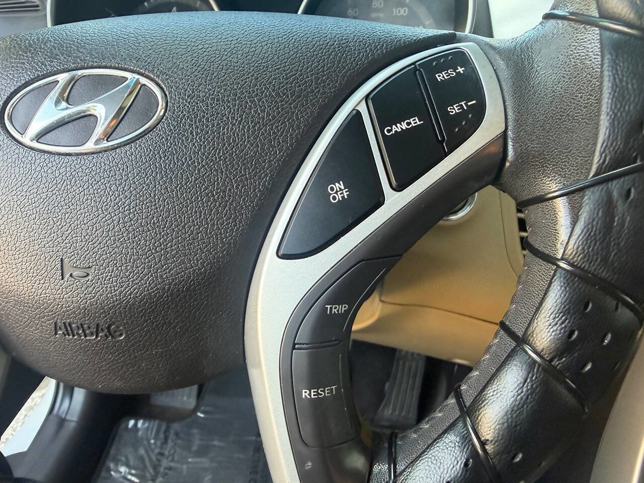 Used 2012 Hyundai Elantra Limited FWD image 24
