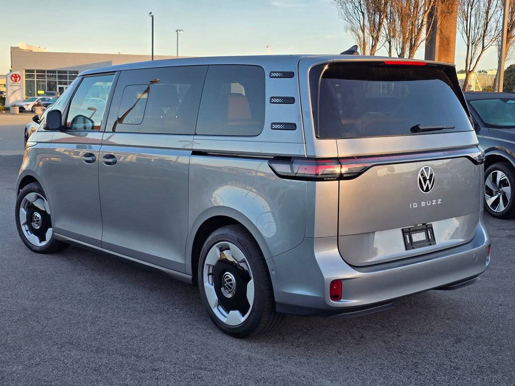 Used 2025 Volkswagen ID. Buzz Pro S image 3