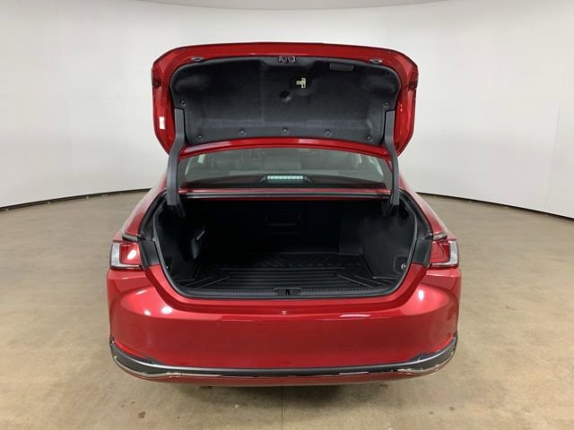 Used 2025 Lexus ES 300h F Sport w/ Accessory Package (Z2) image 12