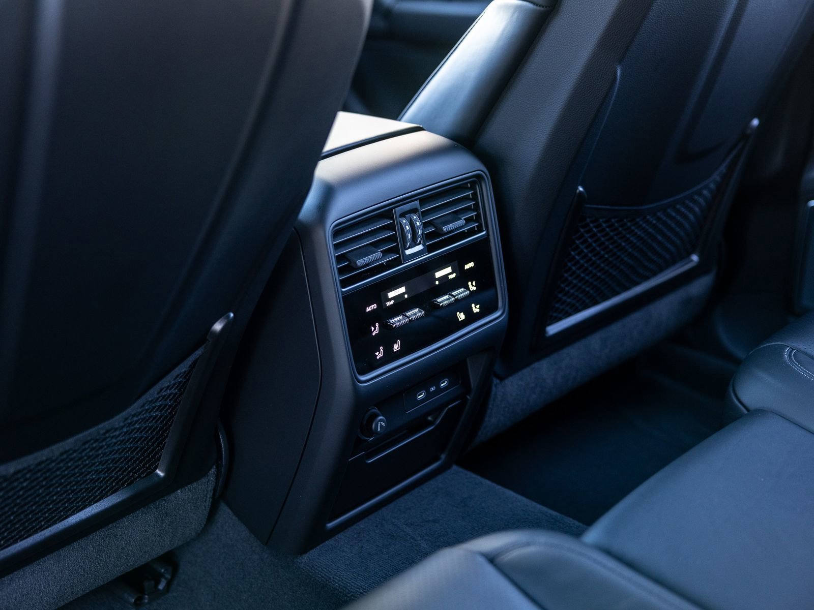 New 2026 Porsche Cayenne Turbo image 49