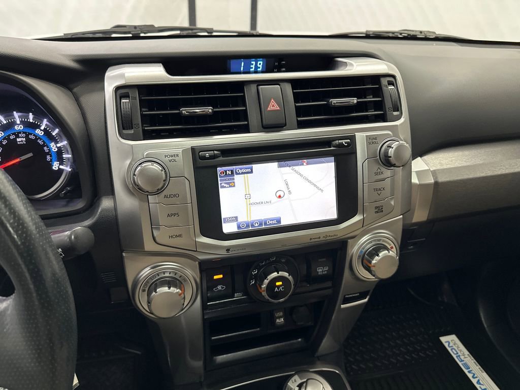 Used 2018 Toyota 4Runner SR5 AWD/4WD image 28