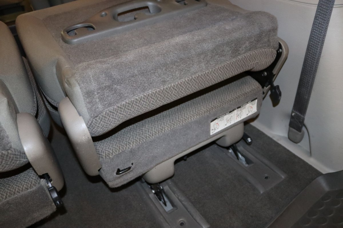 Used 2007 Dodge Caravan SXT w/ Popular Equipment Group I FWD image 33