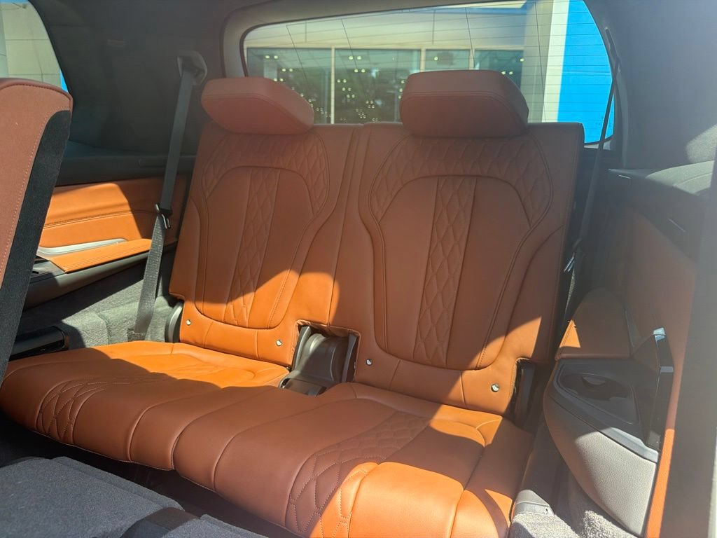 Used 2023 BMW X7 M60i w/ Climate Comfort Package AWD/4WD image 35