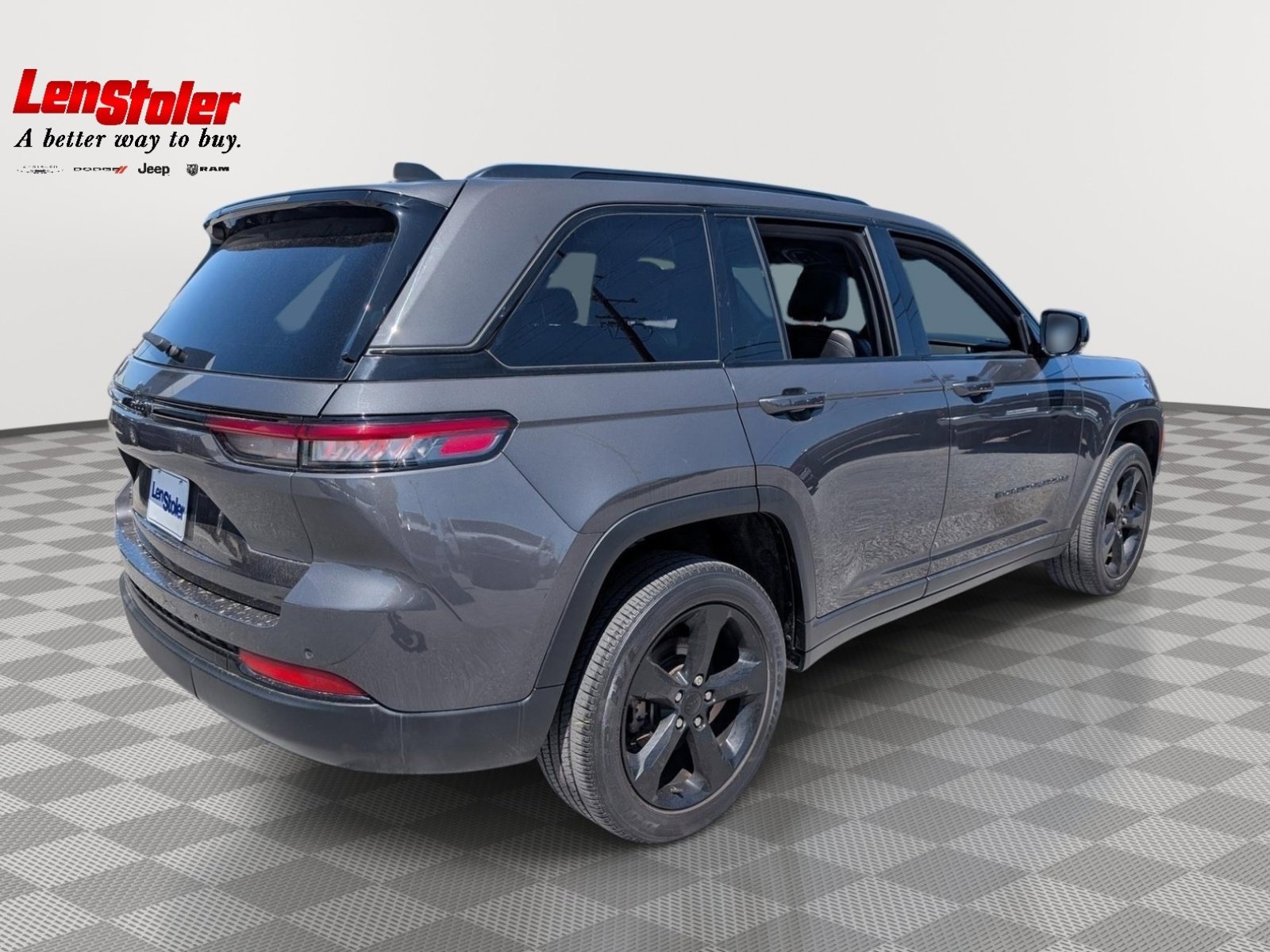 Used 2023 Jeep Grand Cherokee Altitude image 5