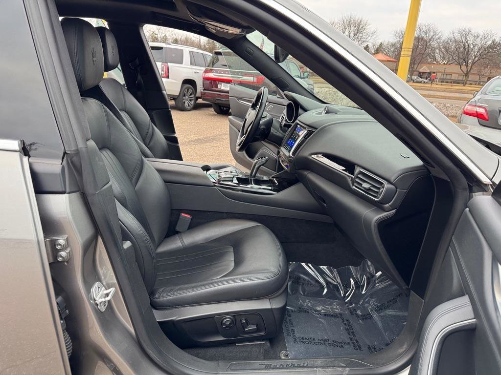 Used 2019 Maserati Levante image 31