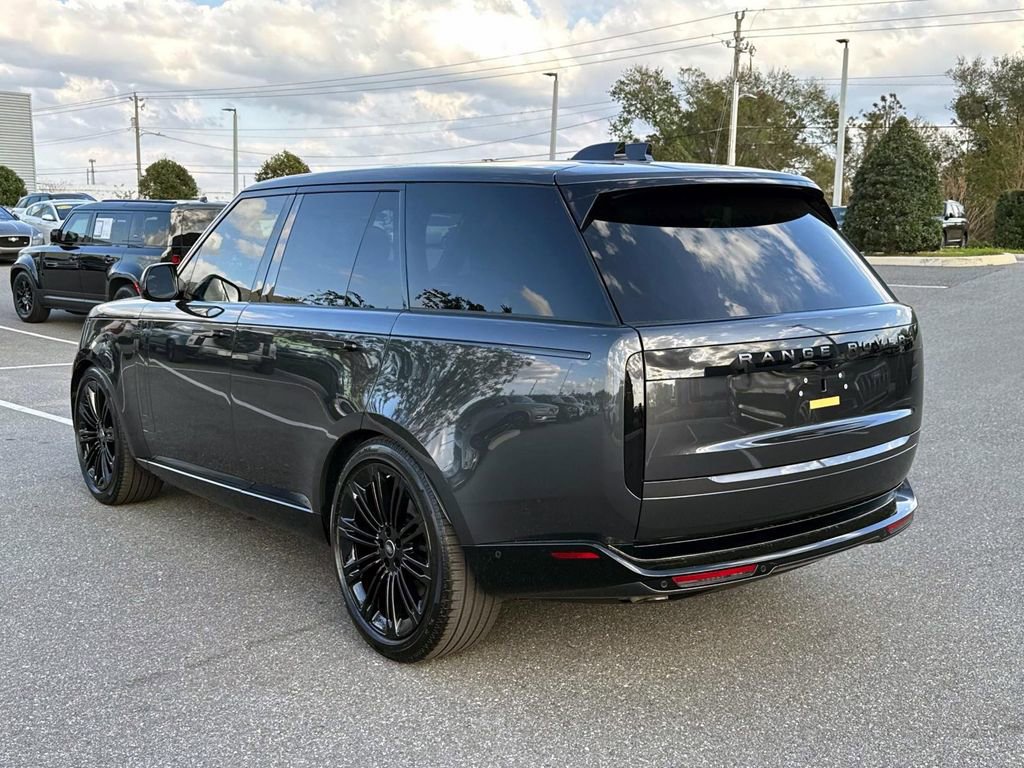 New 2025 Land Rover Range Rover SE AWD/4WD image 4
