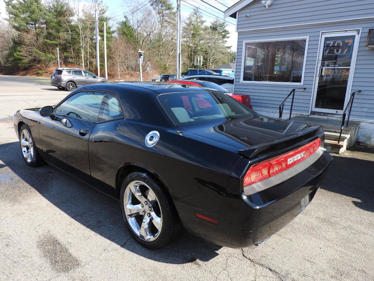 Used 2014 Dodge Challenger R/T image 6