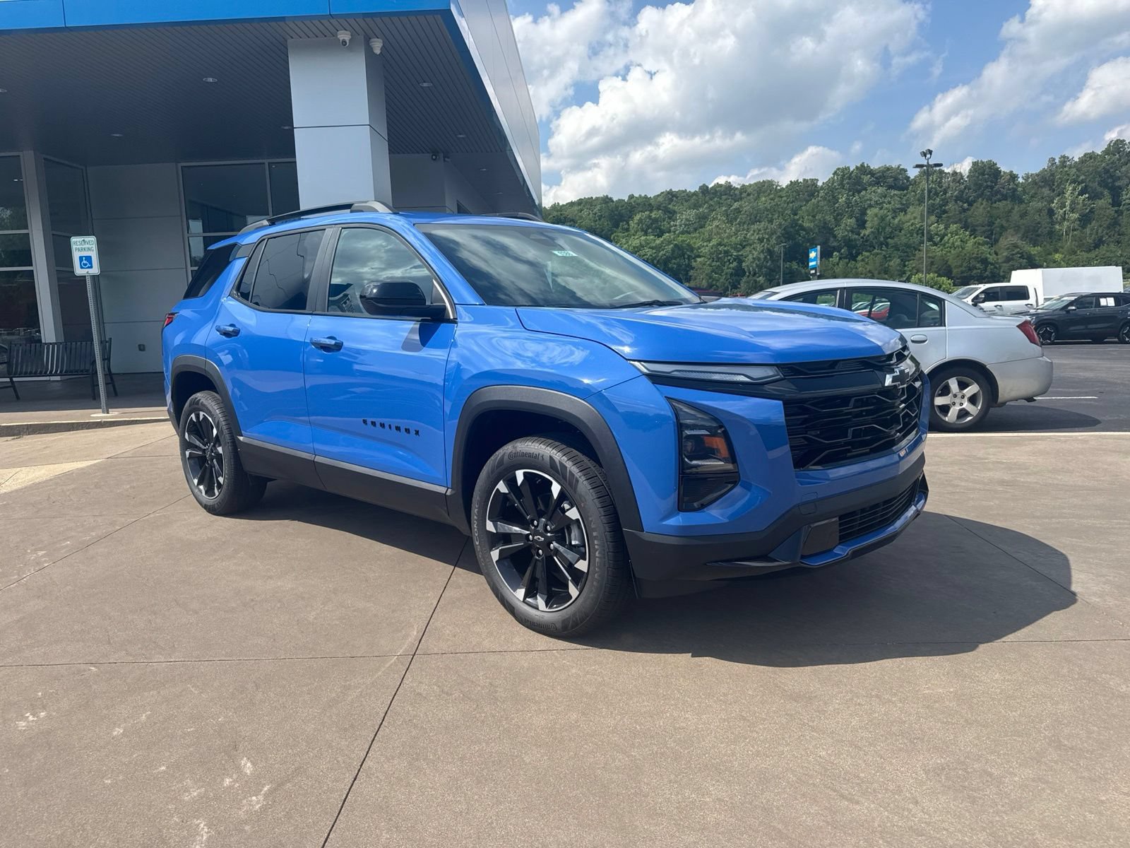 New 2026 Chevrolet Equinox RS AWD/4WD image 3