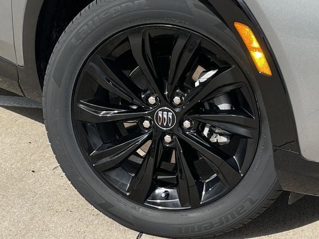 Used 2025 Buick Envista Sport Touring image 8