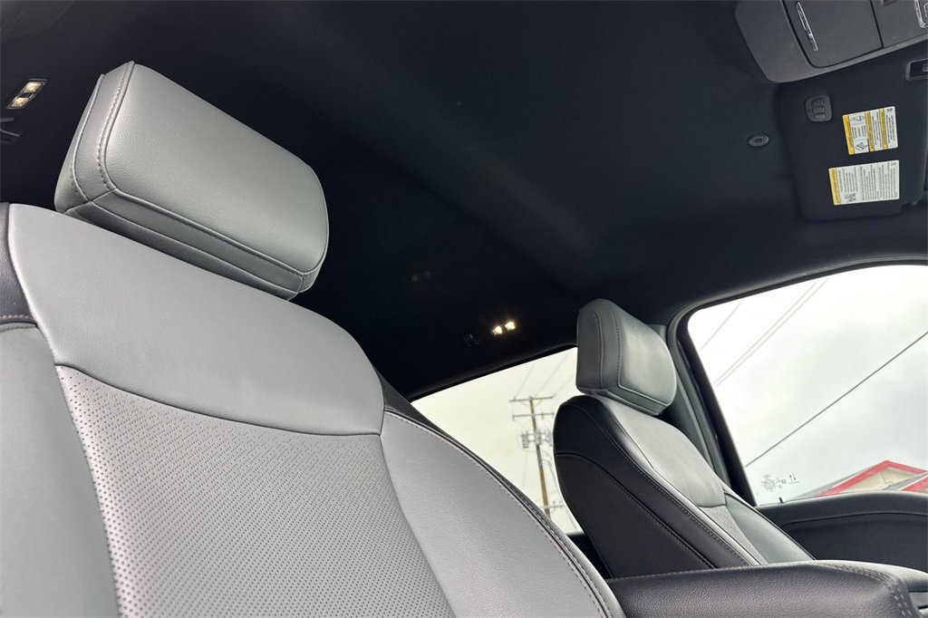 Used 2023 Ford F150 Lightning Lariat image 15