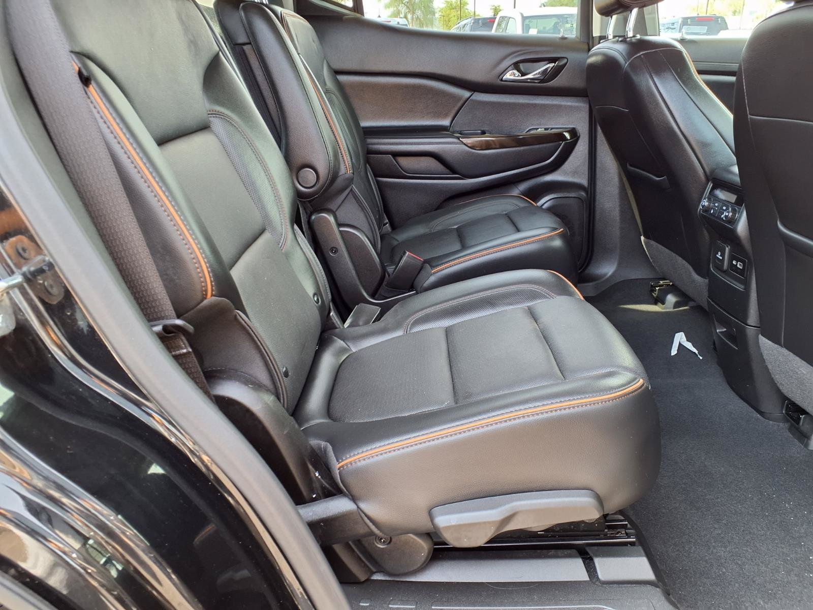 Used 2022 GMC Acadia AT4 w/ Technology Package AWD/4WD image 14