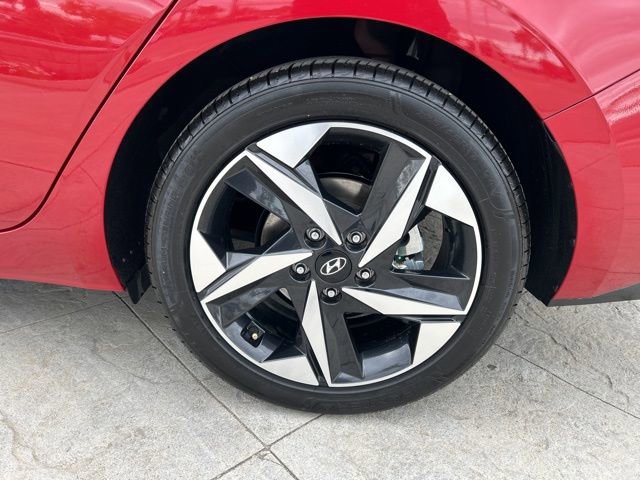 Certified 2023 Hyundai Elantra Limited image 40