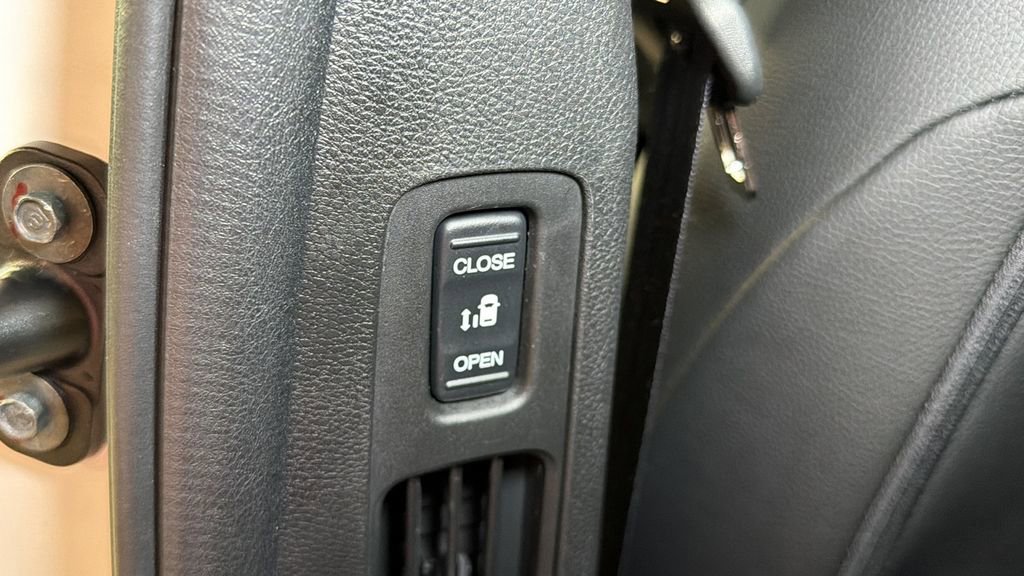 Used 2025 Honda Odyssey EX-L image 17